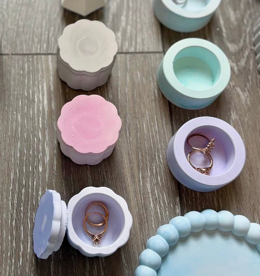 Small Ring Jar – Handmade Eco Resin Jewelry Holder (With or Without Lid)