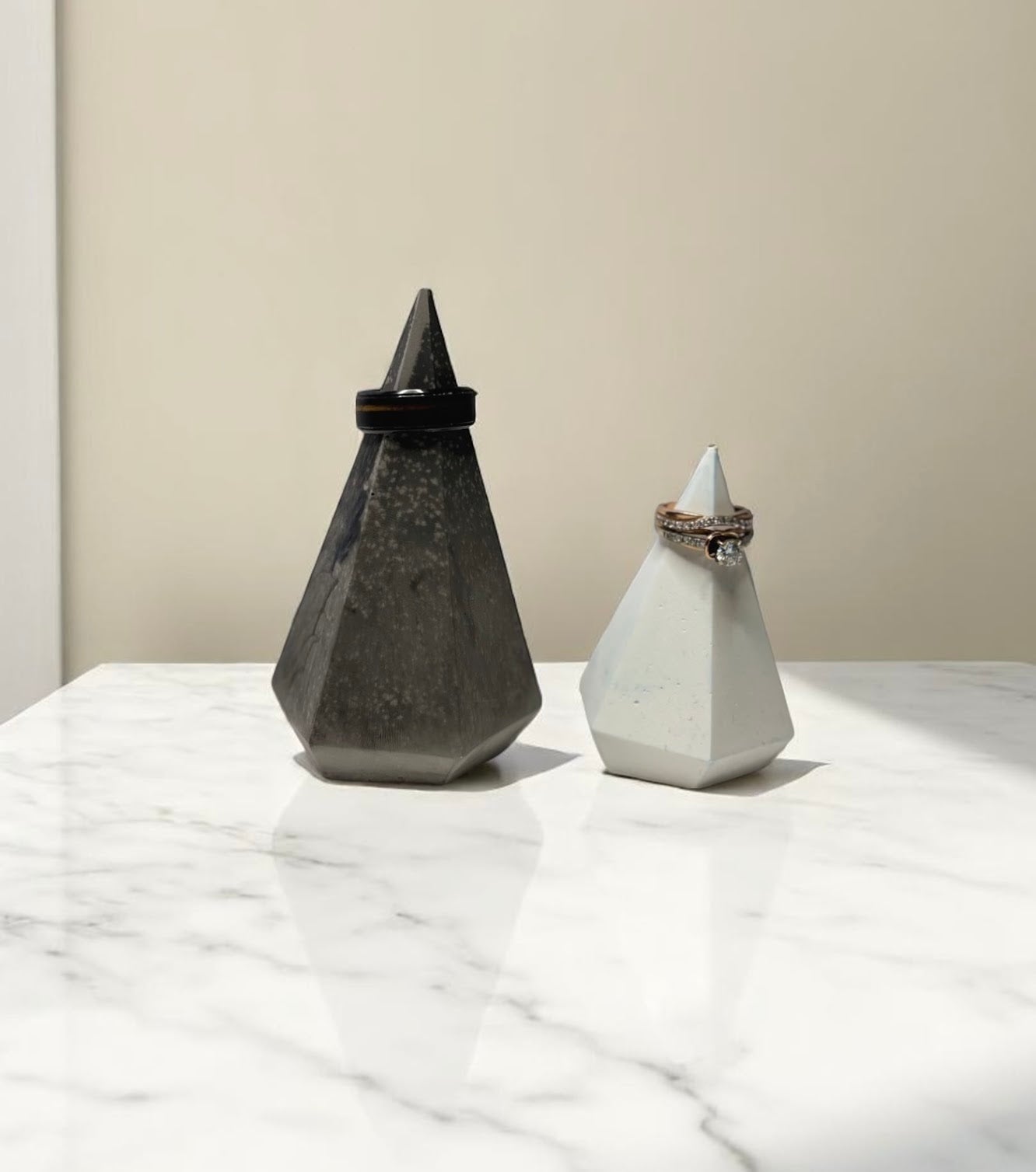 Geometric Ring Holder – Modern Eco Resin Jewelry Stand