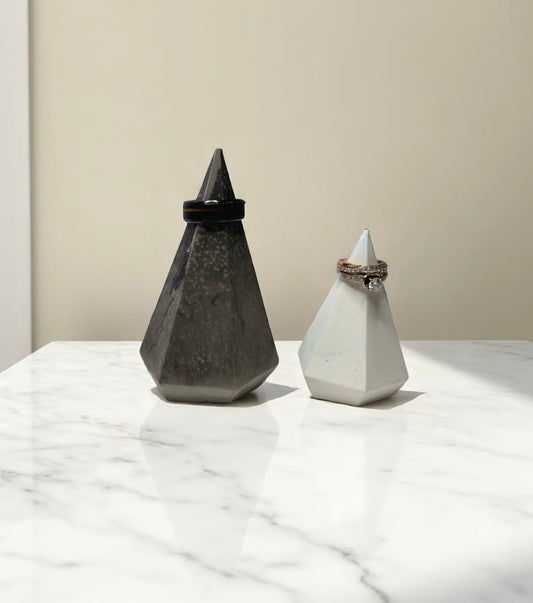 Geometric Ring Holder – Modern Eco Resin Jewelry Stand