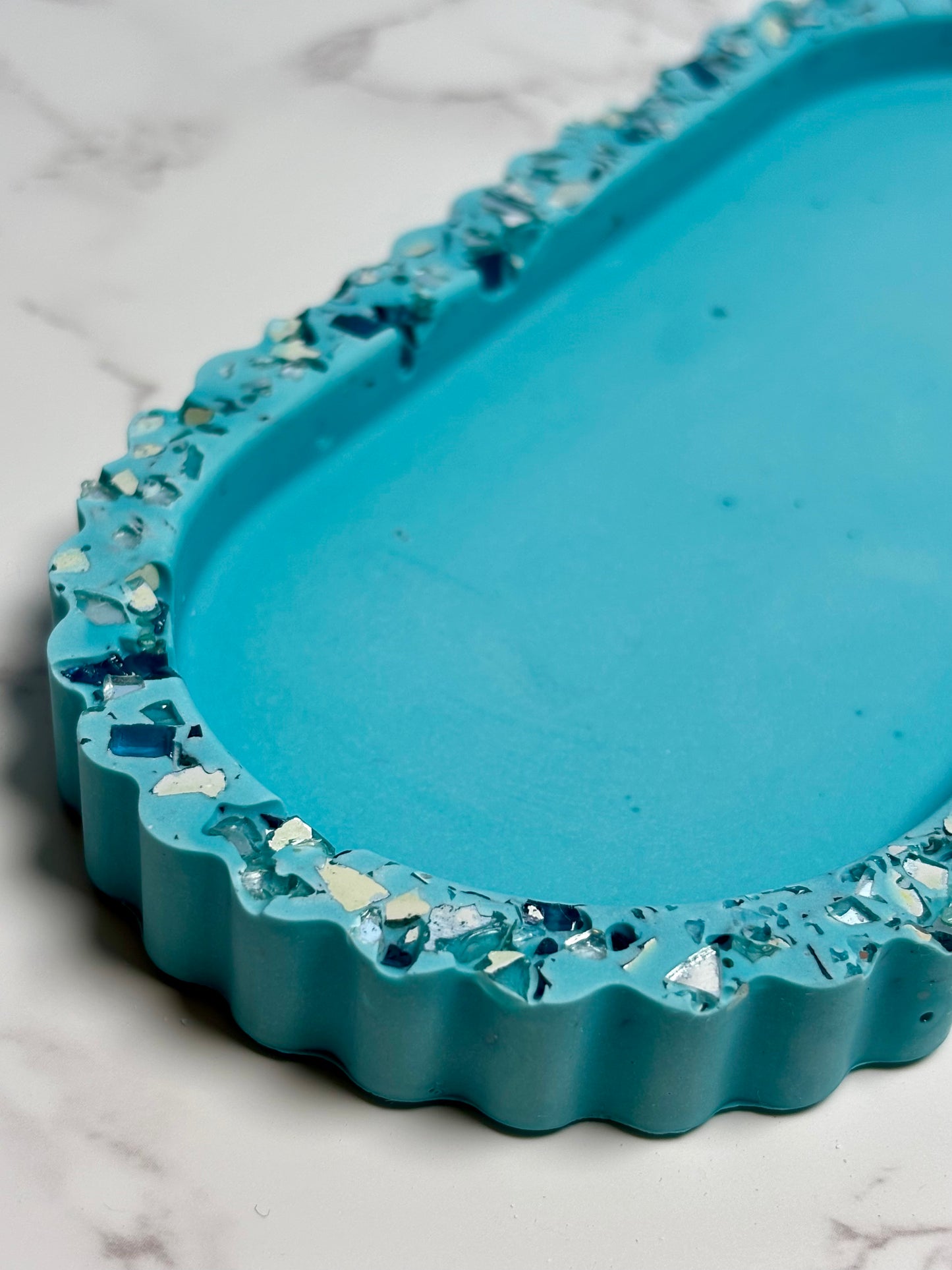 Scalloped Oval Tray