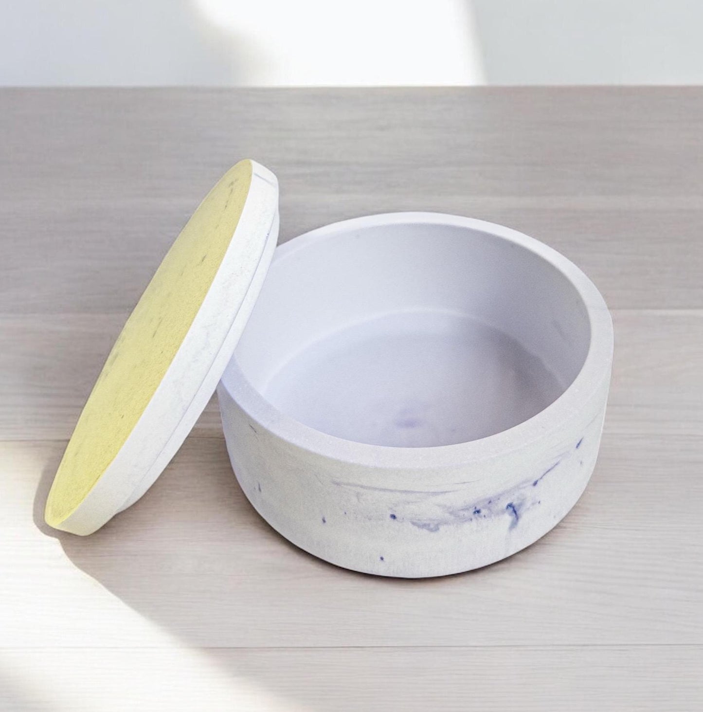 Handmade Eco-Resin Trinket Box – Round Jewelry Storage with Lid